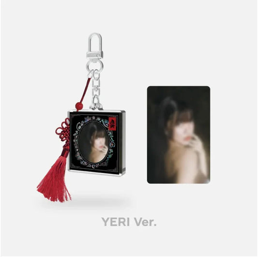 RED VELVET - CHILL KILL FRAME PHOTO KEYRING [BLACK]